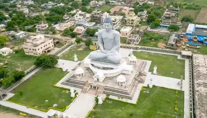 అమరావతిలో R-5 జోన్ రద్దు.. 900 ఎకరాల భూమి తిరిగి సీఆర్డీఏ పరం అమరావతిలో R-5 జోన్ రద్దు.. 900 ఎకరాల భూమి తిరిగి సీఆర్డీఏ పరం
