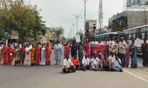 పసికందు మృతికి  కారణమైన వారిని కఠినంగా శిక్షించాలి