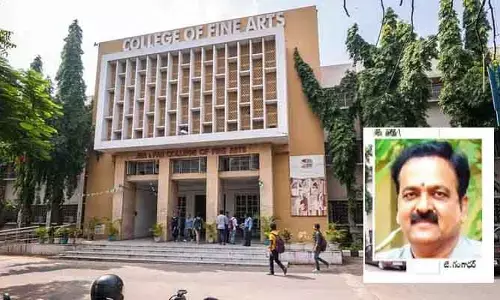 ఫైన్ ఆర్ట్స్ వర్సిటీలో ఇన్‌చార్జి వీసీ హల్‌చల్.. సీఎం తనకు క్లోజ్ అంటూ బెదిరింపులు!