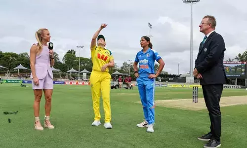 ఆస్ట్రేలియాతో తొలి వన్డే.. టాస్ గెలిచి బ్యాటింగ్ ఎంచుకున్న భారత్