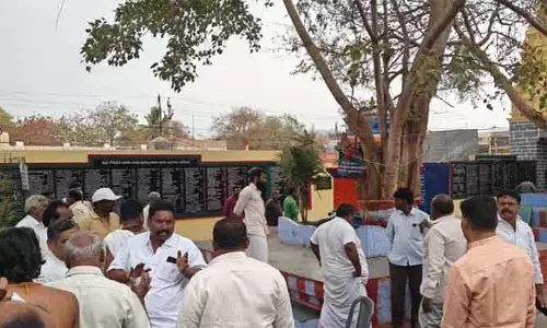 రూ. 500 కోసం కొట్టుకున్న అర్చకులు.. పోలీస్ స్టేషన్‌కెక్కిన పంచాయితీ
