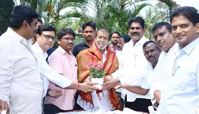 మంత్రి దృష్టికి మెడికల్ విద్యార్థుల సమస్యలు.. సానుకూల స్పందన మంత్రి దృష్టికి మెడికల్ విద్యార్థుల సమస్యలు.. సానుకూల స్పందన