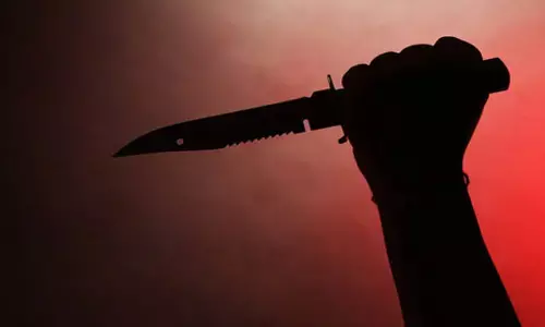 ఆలూరులో భూ వివాదం.. వదినపై మరిది కత్తితో దాడి