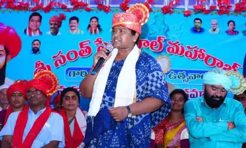 బంజారాల సంక్షేమం కోసం ప్ర‌భుత్వం ప్ర‌త్యేక దృష్టి : మంత్రి సీత‌క్క