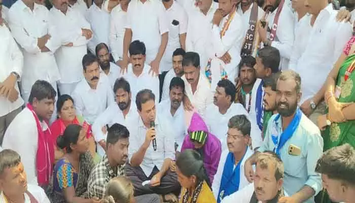 నాగర్ కర్నూల్ పోలీసులకు సిగ్గుందా..బాధితులపైనే ఉల్టా కేసులా..? : కేటీఆర్ నాగర్ కర్నూల్ పోలీసులకు సిగ్గుందా..బాధితులపైనే ఉల్టా కేసులా..? : కేటీఆర్
