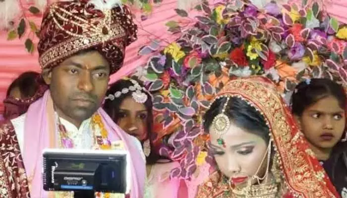 బిహార్లో దారుణం.. పెళ్లి పీటలపైనే వధువును తుపాకీతో కాల్చిన ప్రియుడు బిహార్లో దారుణం.. పెళ్లి పీటలపైనే వధువును తుపాకీతో కాల్చిన ప్రియుడు