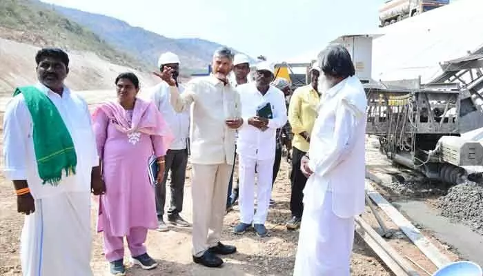 అన్ని పూర్తి చేస్తా.. మార్కాపురం జిల్లాకు సీఎం వరాలు అన్ని పూర్తి చేస్తా.. మార్కాపురం జిల్లాకు సీఎం వరాలు