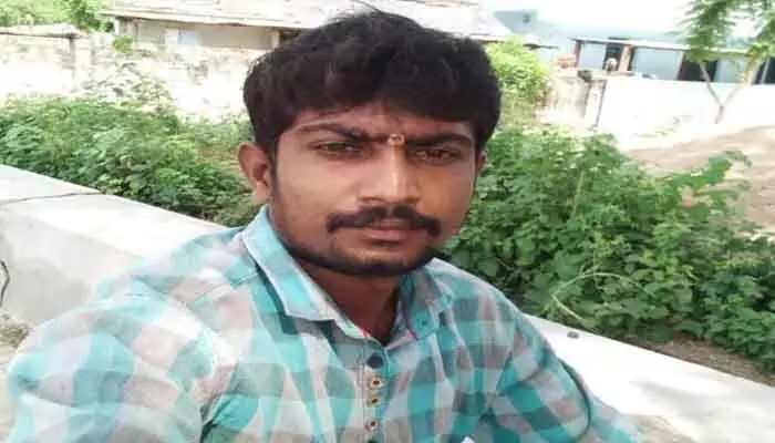 మట్టి మాఫియా ధన దాహానికి యువకుడు బలి మట్టి మాఫియా ధన దాహానికి యువకుడు బలి