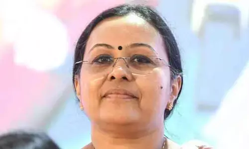 ఏకంగా మహిళా మంత్రిపై దాడి.. ఐదుగురిపై హత్యాయత్నం కేసు నమోదు