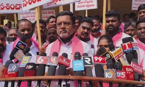 పసి పాప మృతికి కార‌ణ‌మైన వారిపై వెంట‌నే చ‌ర్య‌లు తీసుకోవాలి : మాజీ ఎమ్మెల్యే పుట్ట మధూకర్‌