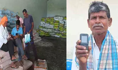 అన్నదాతలకు యాప్‌ కష్టాలు.. అవగాహన లేక అందని యూరియా