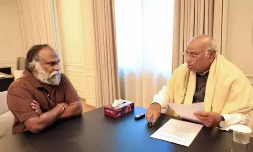 రాజ్యసభ స్థానాలు ఖాళీ.. మల్లికార్జున ఖర్గేతో జగ్గారెడ్డి భేటీ