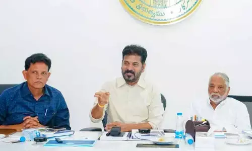ప్రైవేట్ స్కూల్ విద్యార్థుల తల్లిదండ్రులకు భారీ ఊరట.. ఫీజుల విషయంలో సీఎం కీలక నిర్ణయం