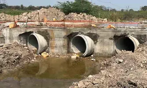 కేశంపేట కాజ్ వే సౌకర్యవంతంగా నిర్మించండి