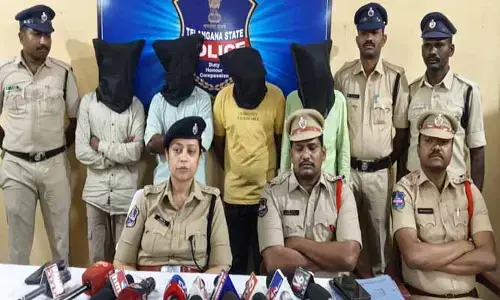 దొంగ‌త‌నాలకు పాల్ప‌డిన న‌లుగురు వ్య‌క్తులు అరెస్ట్
