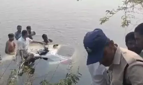 Car plunges into reservoir at Station Ghanpur