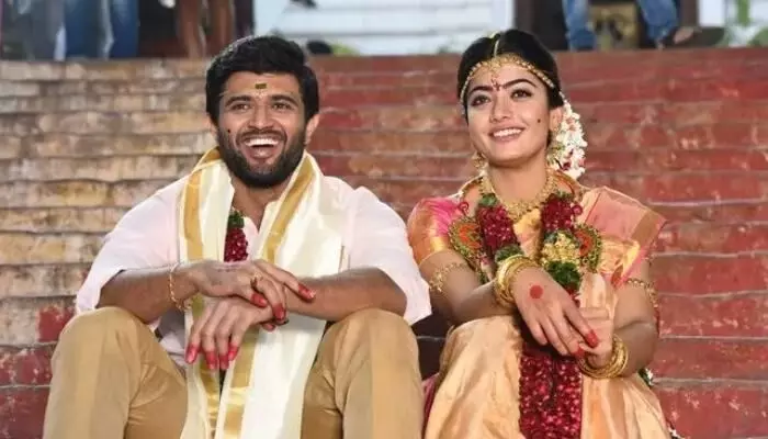 విజయ్ రష్మిక పెళ్లి.. కొత్తకోడలిని అలా పిలుస్తూ అత్త ఎమోషనల్ విజయ్ రష్మిక పెళ్లి.. కొత్తకోడలిని అలా పిలుస్తూ అత్త ఎమోషనల్