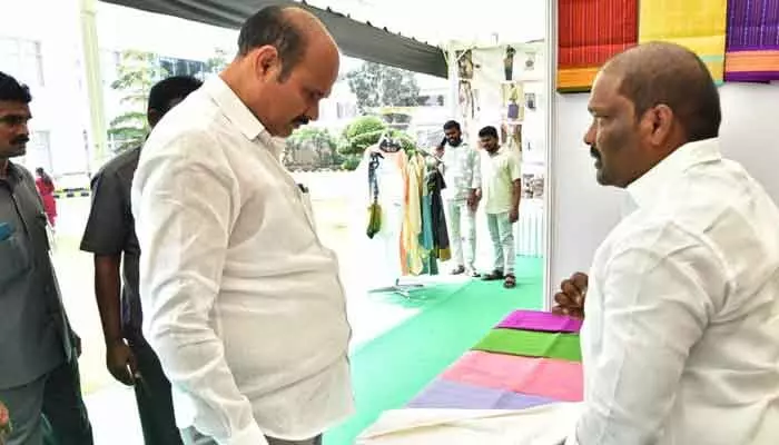 చేనేత రంగంపై మంత్రి పార్థసారథి కీలక ప్రకటన చేనేత రంగంపై మంత్రి పార్థసారథి కీలక ప్రకటన