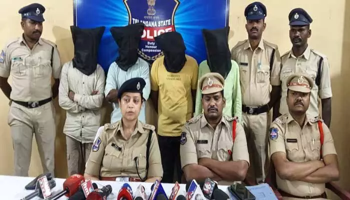 దొంగతనాలకు పాల్పడిన నలుగురు వ్యక్తులు అరెస్ట్ దొంగతనాలకు పాల్పడిన నలుగురు వ్యక్తులు అరెస్ట్