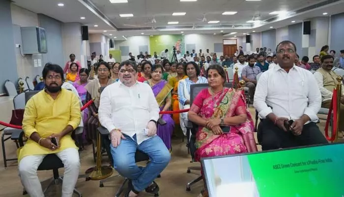 ASEZ ప్లాస్టిక్ రహిత భారత్ కోసం గ్రీన్ సంగీత కచేరి.. ప్రారంభించిన మంత్రి పొన్నం కీలక వ్యాఖ్యలు ASEZ ప్లాస్టిక్ రహిత భారత్ కోసం గ్రీన్ సంగీత కచేరి.. ప్రారంభించిన మంత్రి పొన్నం కీలక వ్యాఖ్యలు