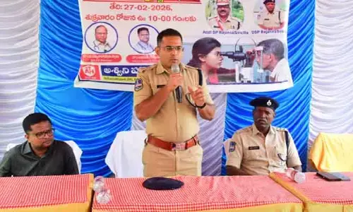 డ్రైవర్లు రోడ్డు భద్రత నియమాలు తప్పక పాటించాలి :  ఎస్పీ మహేష్ బి. గితే