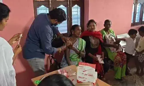 గేదెను క‌రిచిన వీధి కుక్క..  వారంతా ఆసుప‌త్రిలో క్యూ..!
