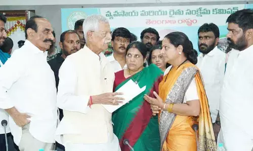 ‘రైతుల భూములు రాయించుకుంటున్నారు’.. కల్వకుంట్ల కవిత కీలక డిమాండ్