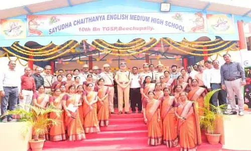 ఉత్తమ ప్రతిభ కనబరిచిన పోలీసులకు ప్రశంసా పత్రాలు