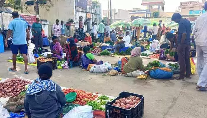 సమీకృత మార్కెట్ నిర్మాణం ఈ ప్రభుత్వంలోనైనా నిర్మాణం జరుగుతుందా..? సమీకృత మార్కెట్ నిర్మాణం ఈ ప్రభుత్వంలోనైనా నిర్మాణం జరుగుతుందా..?