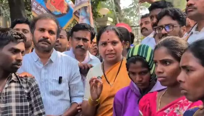Kummera incident : పసి బిడ్డ మృతిపై న్యాయ పోరాటం : కుమ్మెర ఘటనపై డీజీపీని కలిసిన కవిత Kummera incident : పసి బిడ్డ మృతిపై న్యాయ పోరాటం : కుమ్మెర ఘటనపై డీజీపీని కలిసిన కవిత