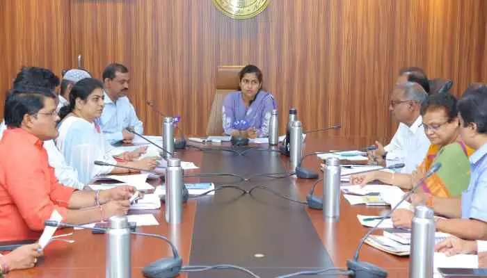 గ్రేటర్ వరంగల్ కు 100 ఎలక్ట్రిక్ బస్సులు గ్రేటర్ వరంగల్ కు 100 ఎలక్ట్రిక్ బస్సులు