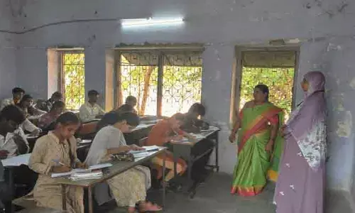ఇంటర్ పరీక్షా కేంద్రాలను ఆకస్మికంగా తనిఖీ చేసిన ఆర్డీవో