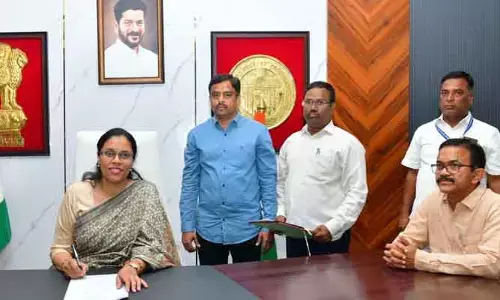 కలెక్టర్ గా బాధ్యతలు స్వీకరించిన కుష్బూ గుప్త