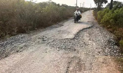 నిధులు మంజూరైన.. రోడ్డు నిర్మాణం ఏది?
