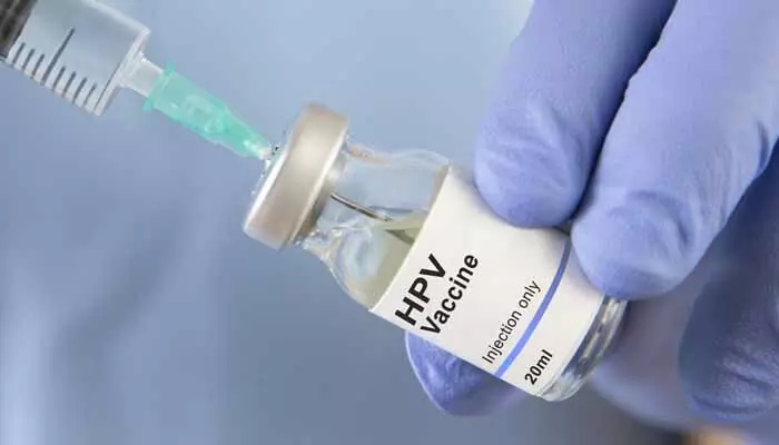 రాష్ట్రంలో నేటి నుంచి HPV వ్యాక్సిన్ పంపిణీ.. 14 ఏళ్ల బాలికలకు కంపల్సరీ రాష్ట్రంలో నేటి నుంచి HPV వ్యాక్సిన్ పంపిణీ.. 14 ఏళ్ల బాలికలకు కంపల్సరీ