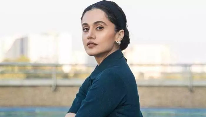 మగాళ్ల రాజ్యంలో హీరోయిన్ల పరిస్థితి ఇదే.. హాట్ టాపిక్గా మారిన తాప్సీ కామెంట్స్ మగాళ్ల రాజ్యంలో హీరోయిన్ల పరిస్థితి ఇదే.. హాట్ టాపిక్గా మారిన తాప్సీ కామెంట్స్