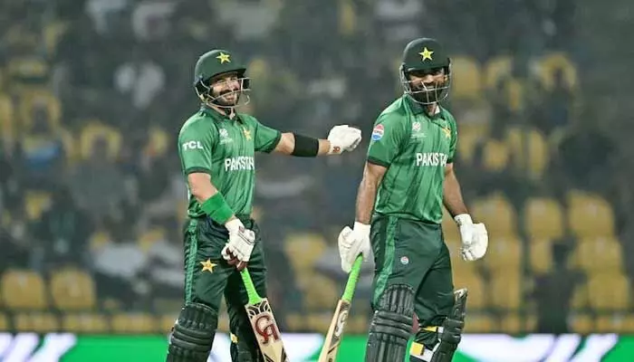T20WorldCup: సెంచరీతో చెలరేగిన పాకిస్తాన్ ఓపెనర్.. శ్రీలంక ఎదుట భారీ టార్గెట్ T20WorldCup: సెంచరీతో చెలరేగిన పాకిస్తాన్ ఓపెనర్.. శ్రీలంక ఎదుట భారీ టార్గెట్