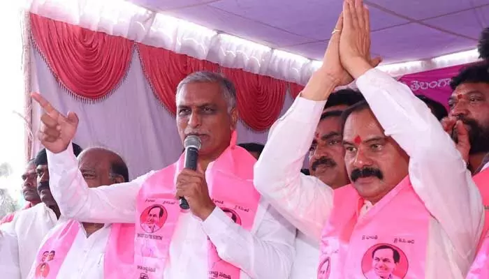 కాజీపేట కోచ్ ఫ్యాక్టరీలో స్థానికులకే ఉద్యోగాలు ఇవ్వాలి కాజీపేట కోచ్ ఫ్యాక్టరీలో స్థానికులకే ఉద్యోగాలు ఇవ్వాలి