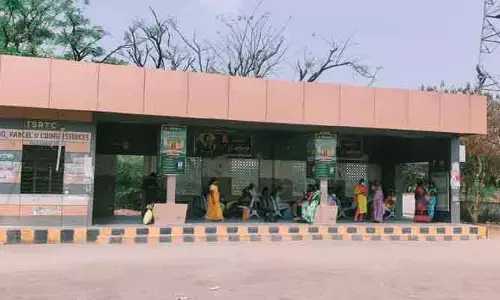 ఆర్టీసీ బస్టాండ్‌లో నీటి సౌకర్యం లేక ప్రయాణికుల ఇబ్బందులు