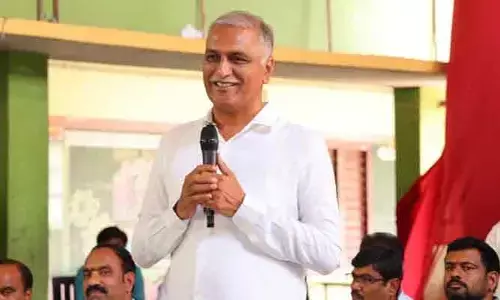 ఉత్తమ మార్కులు సాధించిన విద్యార్థులకు ఐప్యాడ్ గిఫ్ట్ ఇస్తా: మాజీ మంత్రి