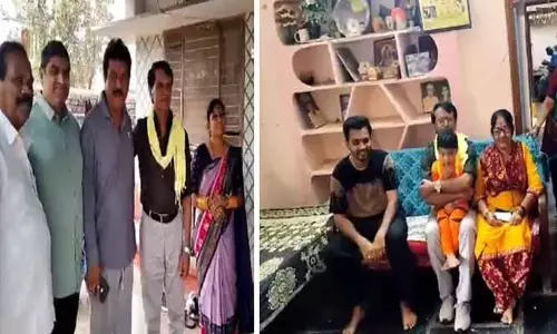 Mallojula: 4 దశాబ్దాల త్వరాత  స్వగ్రామానికి మల్లోజుల..  బంధువులు, స్నేహితులను చూసి పాతజ్ఞాపకాల్లోకి..