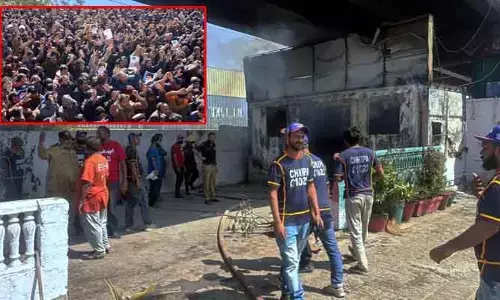 BREAKING : కరాచీలో తీవ్ర ఉద్రిక్తత.. 9 మంది మృతి
