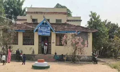 14 ఏళ్లుగా ఆర్ అండ్ బీ గెస్ట్ హౌస్ లో త‌హ‌శీల్దార్ ఆఫీస్