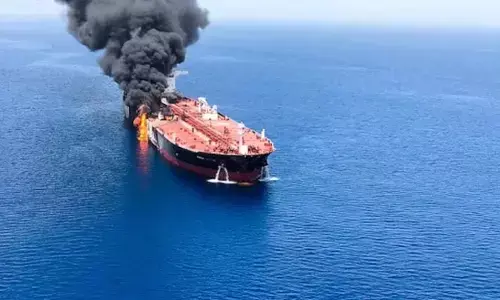 Iran attacks : చమురు ట్యాంకర్‌పై ఇరాన్‌ దాడి.. నలుగురు భారతీయులకు గాయాలు