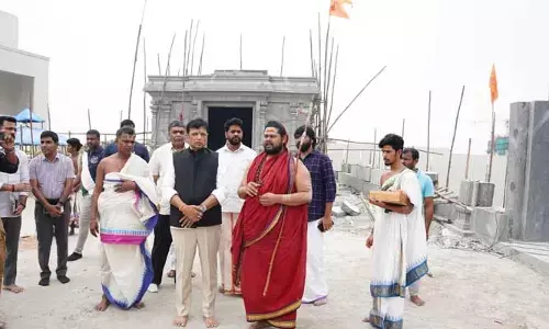 Sridhar Babu: సమాచార లోపంతోనే శారదా పీఠం భూములపై గందరగోళం