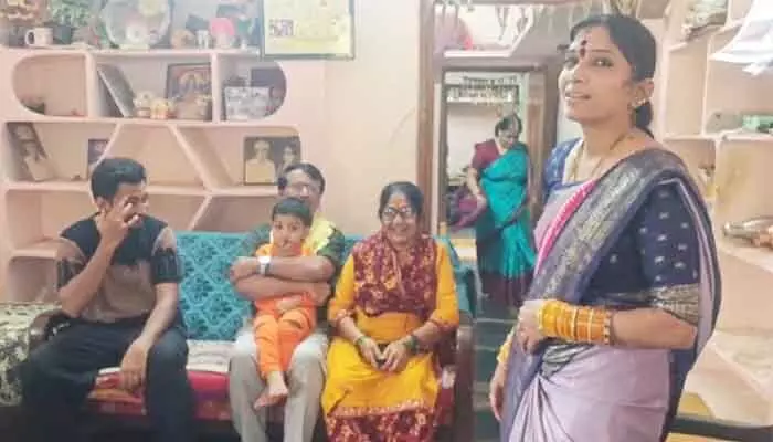 దశాబ్దాల తర్వాత స్వస్థలానికి వచ్చిన మల్లోజుల దశాబ్దాల తర్వాత స్వస్థలానికి వచ్చిన మల్లోజుల