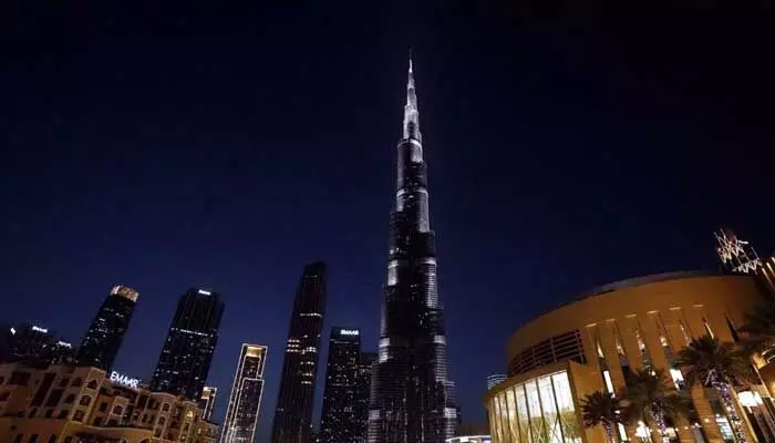 Burj Khalifa: బూర్జ్ ఖలీఫా మీదుగా ఇరాన్ మిస్సైల్స్ Burj Khalifa: బూర్జ్ ఖలీఫా మీదుగా ఇరాన్ మిస్సైల్స్