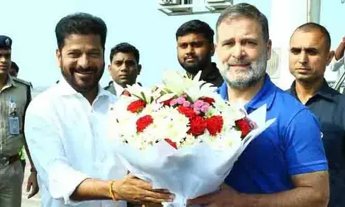హైదరాబాద్ చేరుకున్న రాహుల్ గాంధీ.. ఎయిర్‌పోర్టులో ఘన స్వాగతం పలికిన CM రేవంత్ రెడ్డి