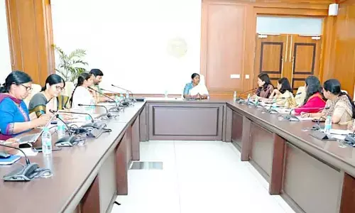 కేవలం ఒక్క శాఖకే పరిమితం కావొద్దు: మంత్రి సీతక్క కీలక ఆదేశం