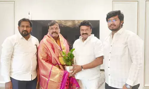 మాజీ మంత్రి తలసానితో బళ్లారి మేయర్ గాదెప్ప భేటీ